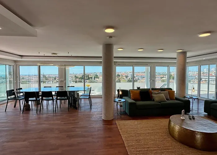 Apartment Ocean Drive - Near The - 14 Pax -