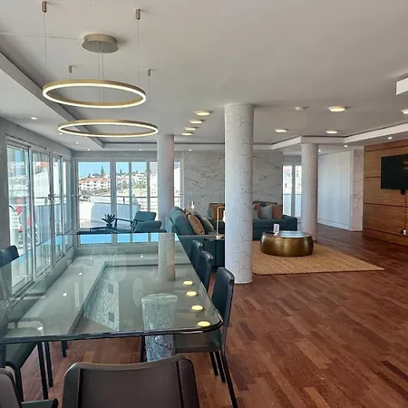 Ocean Drive - Near The - 14 Pax - Apartmán
